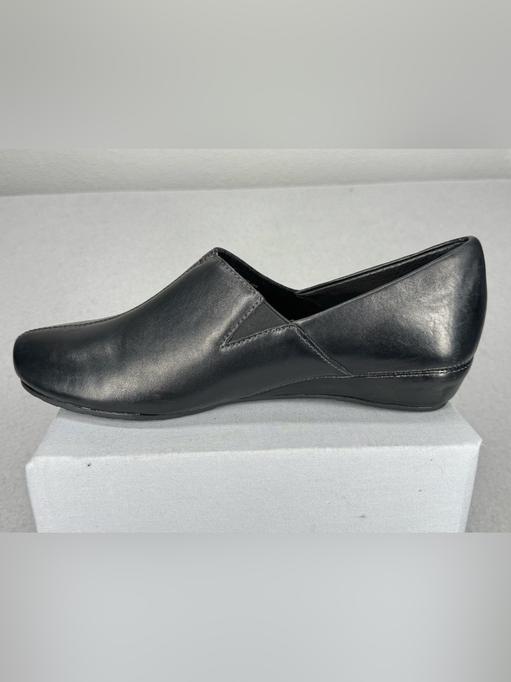 Taos Scheme Black Leather Slip-On Wedge Loafer Shoes 8 - Picture 8 of 10